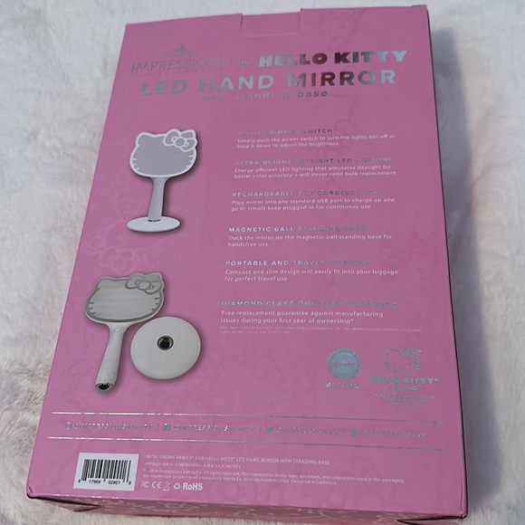 Impression Vanity Hello Kitty Led Hand Mirror with Standing base - Picture 2 of 5
